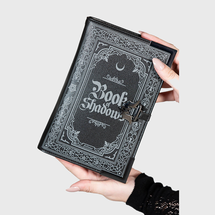 [킬스타] KILLSTAR 피피스트렐라 Witch Book 지갑 (손잡이 스트랩 포함)